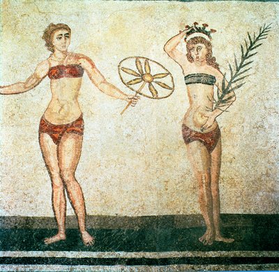 テン・ダンシング・ガールズの部屋からの「ビキニ」の女性（モザイク） 作： Roman